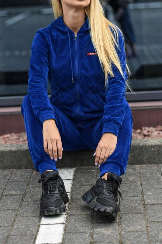 Prada veliūrinis kostiumas