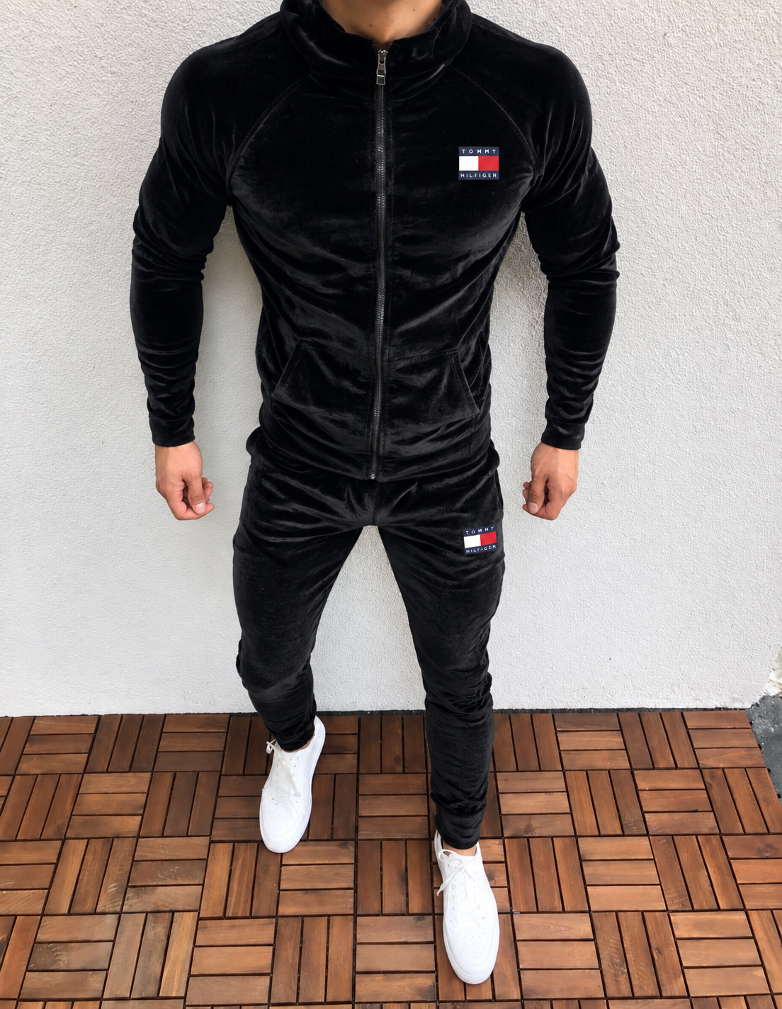 tommy hilfiger veliūrinis kostiumas