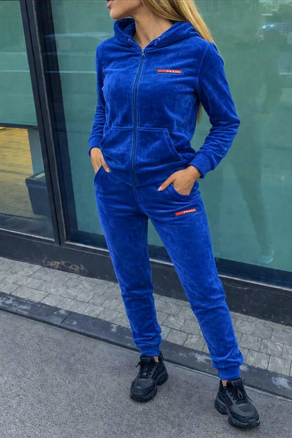 Prada veliūrinis kostiumas