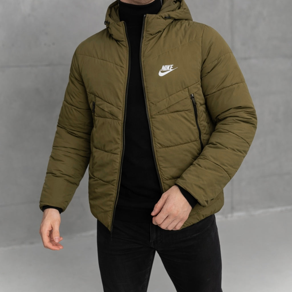 Nike striukė